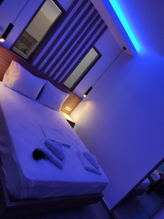 Marina Apartments Lentas Luaran gambar